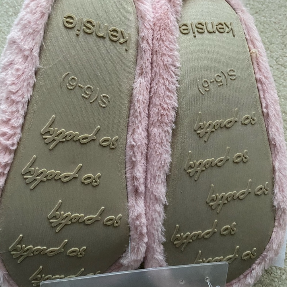 Slippers - Picture 4 of 5